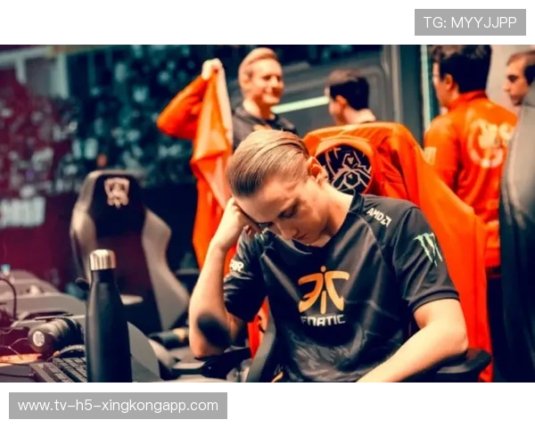 阿贾克斯继续稳居荷甲榜首，冠军竞争愈加激烈，阿贾克斯有几名荷兰国脚